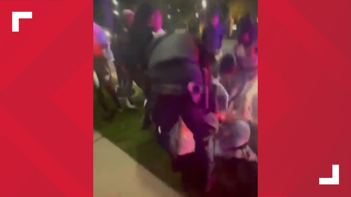 WARNING GRAPHIC VIOLENCE: Teens get into fight at National Harbor [Video]