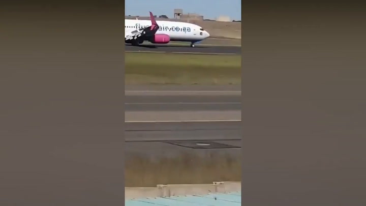 Watch: Boeing 737 makes emergency landing after wheel falls off | News [Video]
