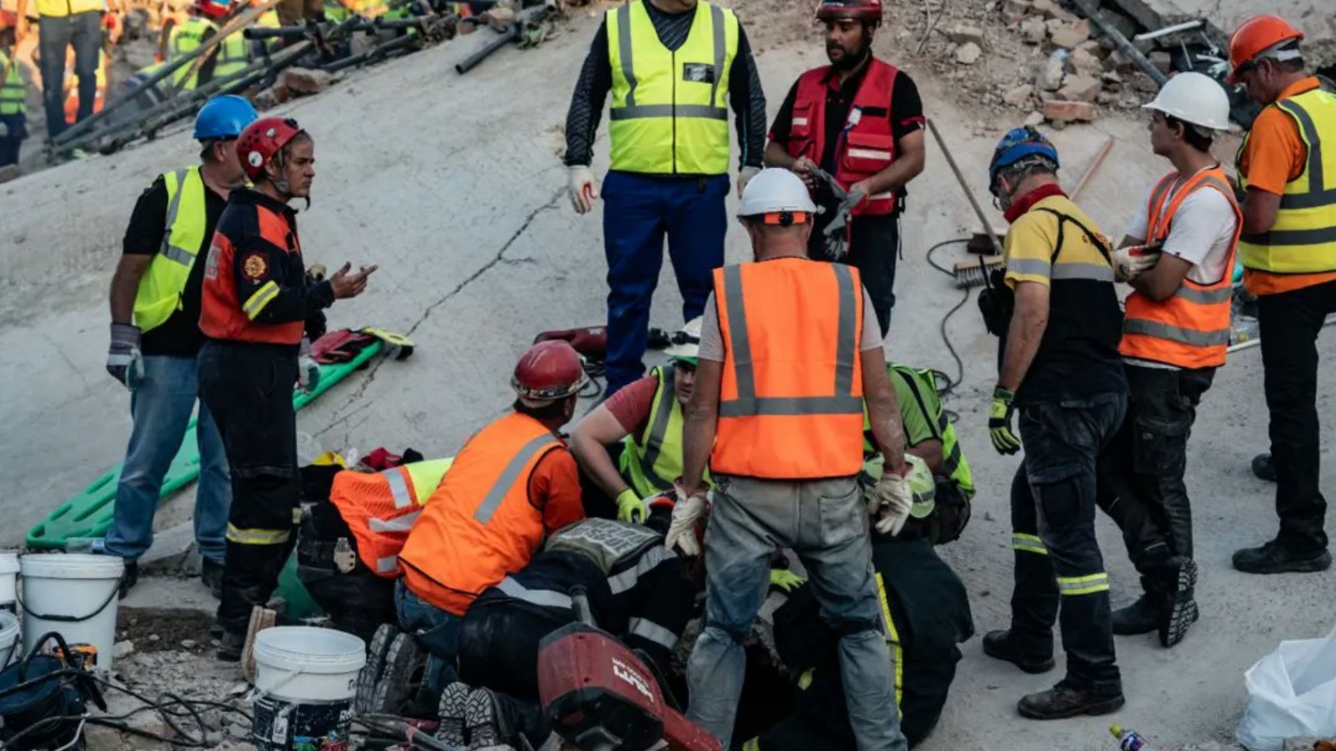 Moment rescuers cheer as survivor is pulled from rubble FIVE days after building collapsed in South Africa killing 13  The Irish Sun [Video]