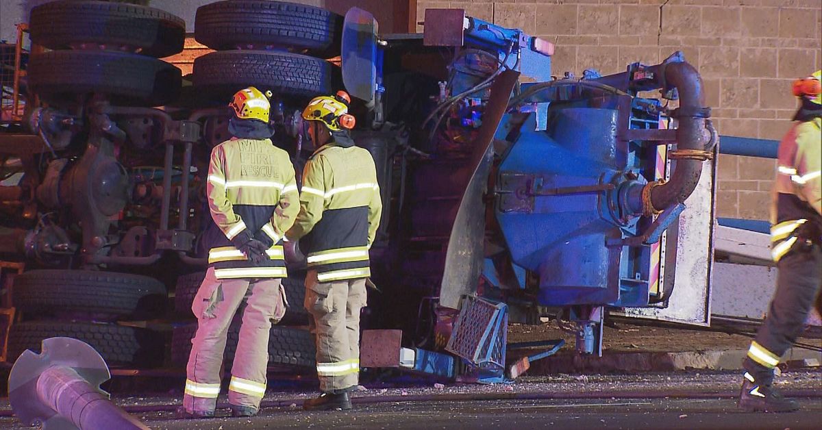Man seriously injured after truck rolls on Adelaide freeway [Video]