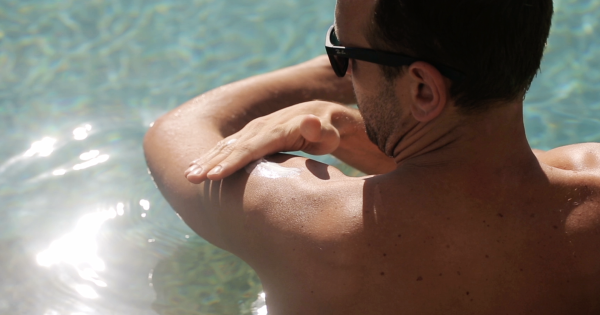 Dermatologists warn about ‘dangerous’ anti-sunscreen movement on TikTok [Video]