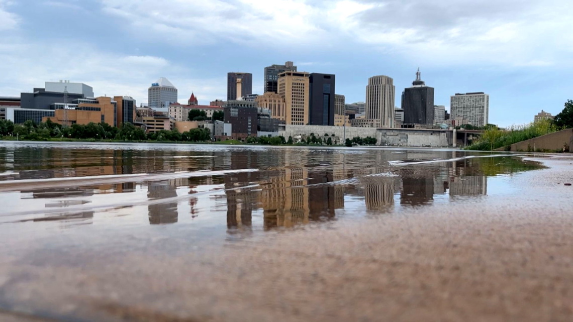 Saint Paul gears up for Mississippi River flooding [Video]