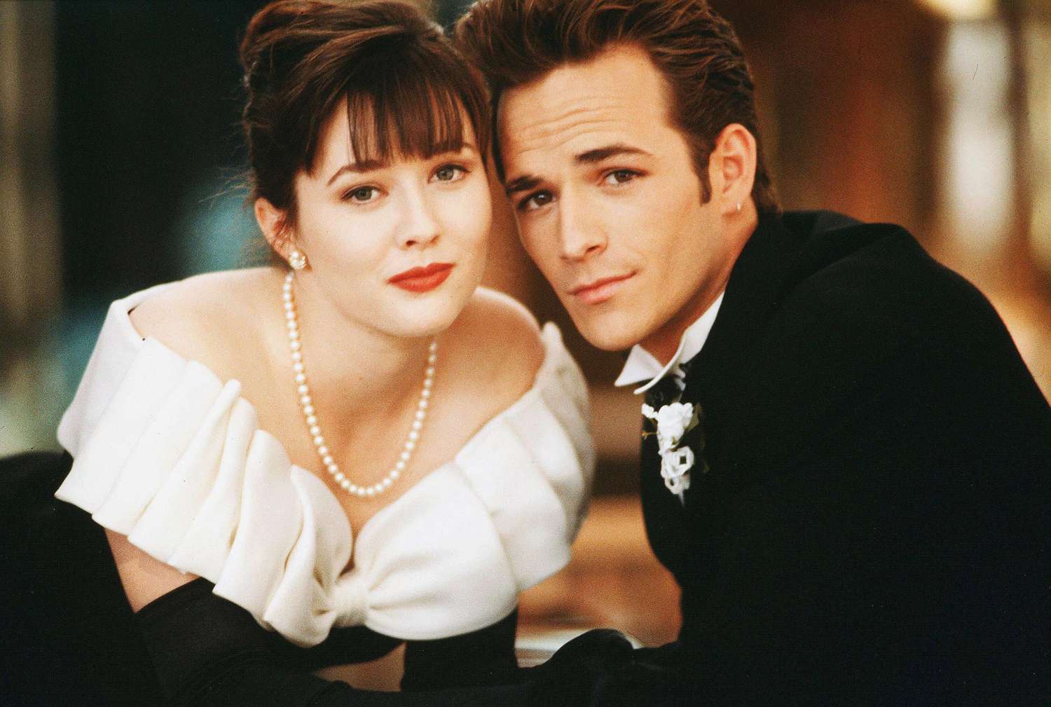 Shannen Doherty and Luke Perry Had a ‘Special Kind of Love’ as Friends [Video]