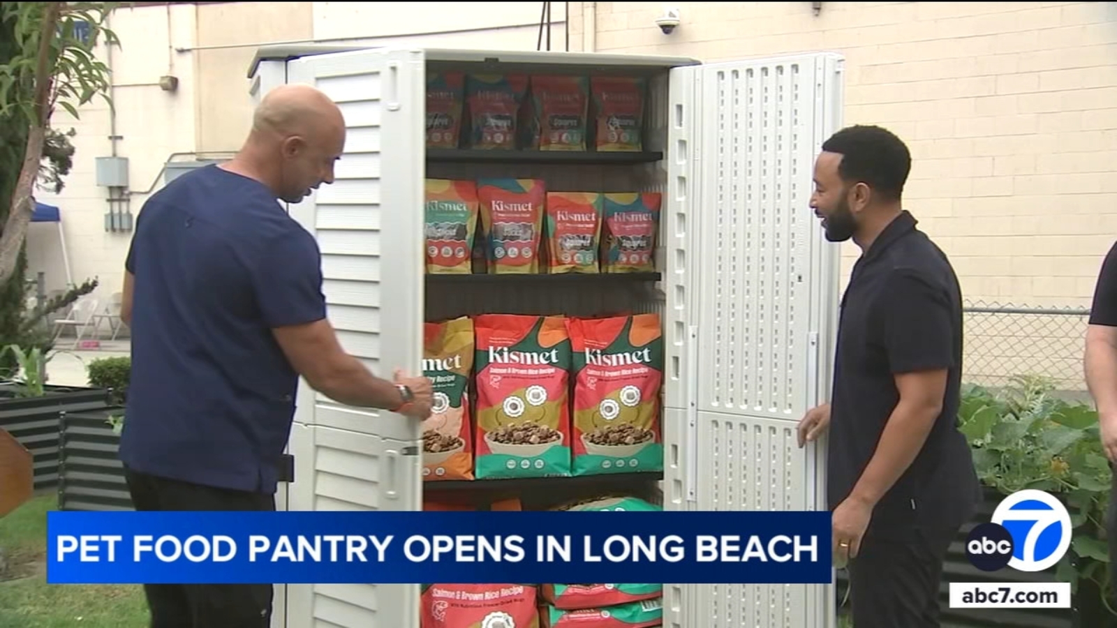 John Legend helps open pet food distribution center for homeless in Long Beach [Video]