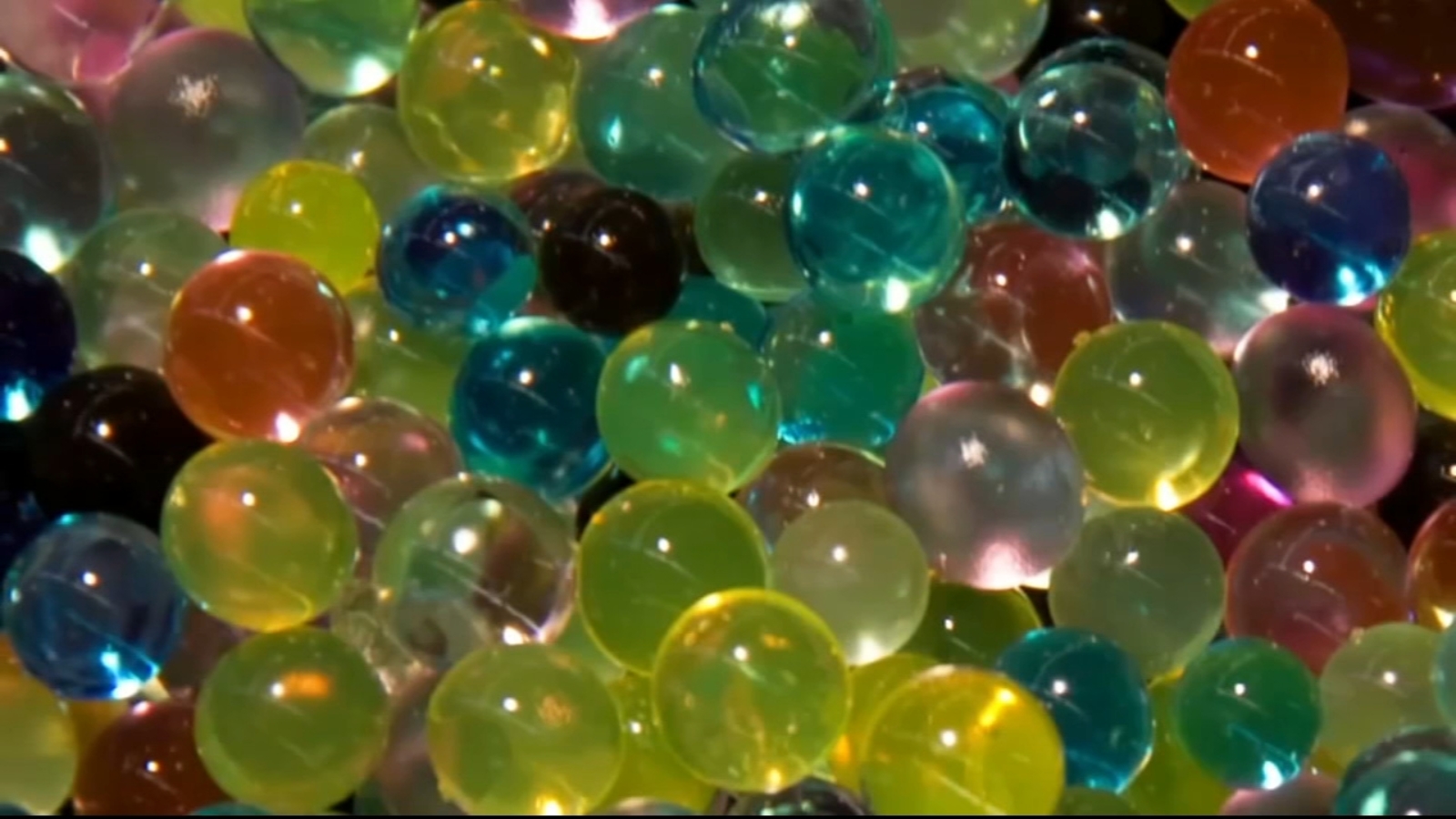 NorthamptonCounty mom Stacey Gonzalez warns others about water beads after 11-year-old son swallows one [Video]