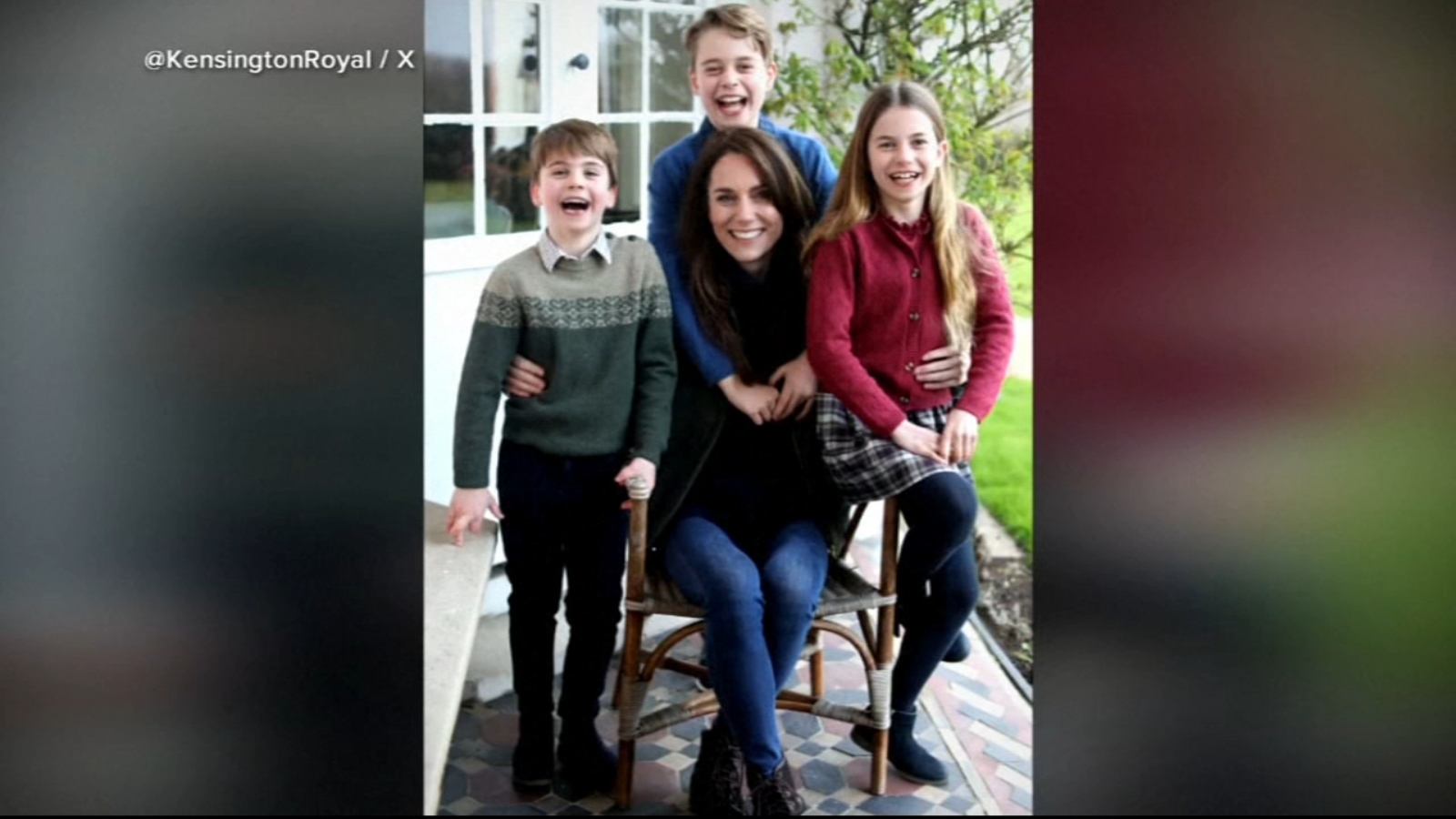Kate Middleton apology: Princess Kate of Wales responds to photoshopped family picture after photo redacted by news agencies [Video]