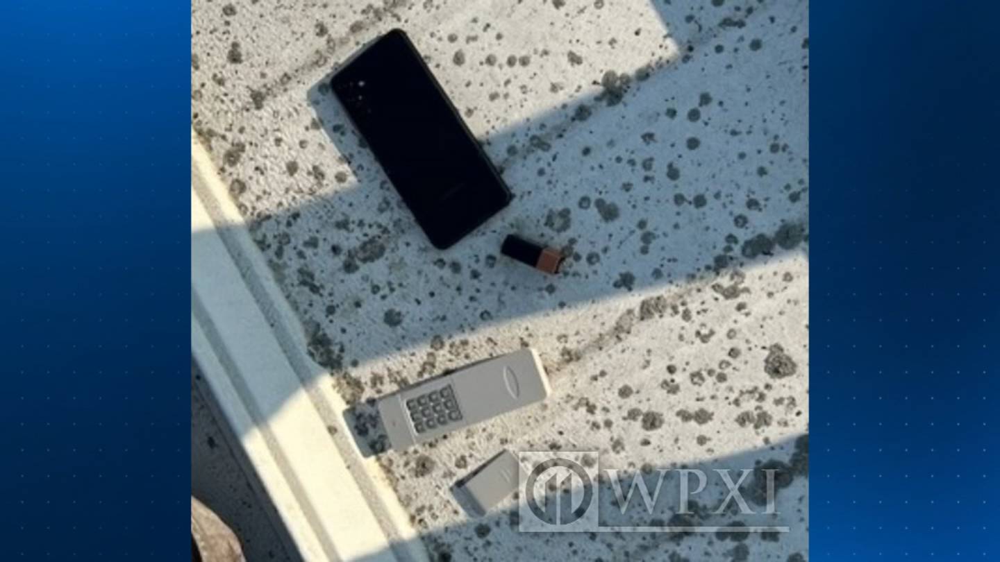 WPXI exclusive photos show cell phone, transmitter found next to Trump shooters body  WPXI [Video]