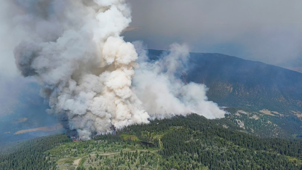 B.C. wildfire explodes in size overnight as heat wave continues [Video]