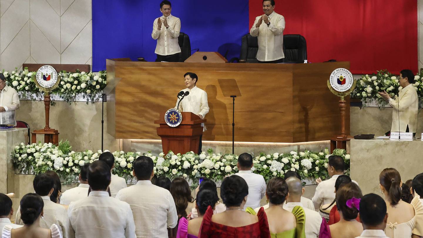 Philippine president orders shutdown of Chinese-run online gambling industry employing thousands  WHIO TV 7 and WHIO Radio [Video]