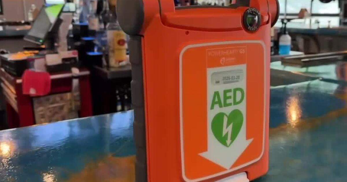 After reporter helps save life, he explores why more restaurants don’t have AEDs [Video]