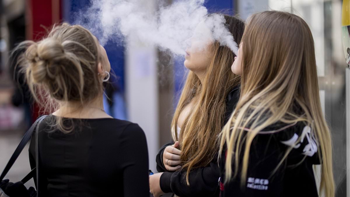 One in six vapes confiscated from kids at school contains illegal ‘zombie drug’ Spice, study finds [Video]