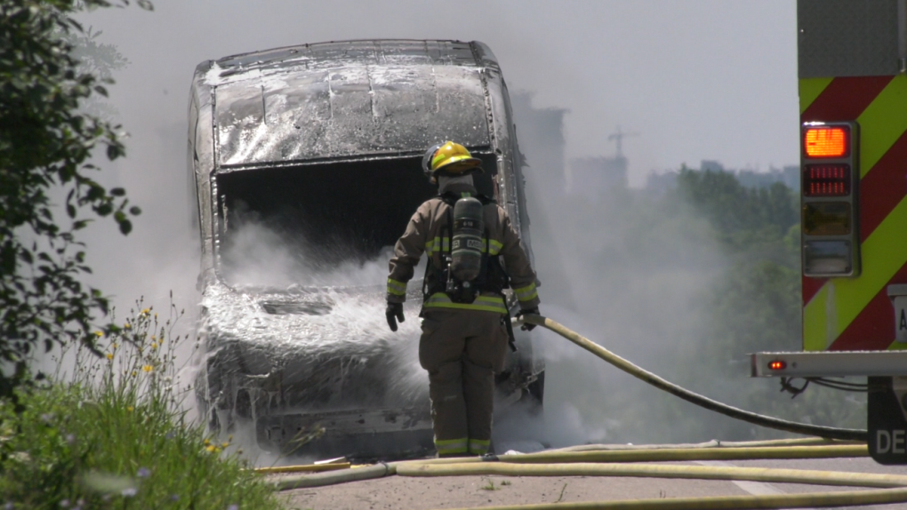 Emergency crews respond to vehicle fire in Woolwich [Video]